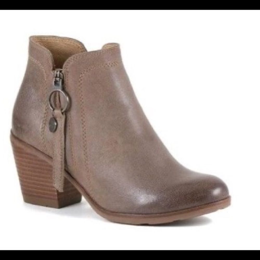 🆕 Bussola Rose Fossil booties ✨